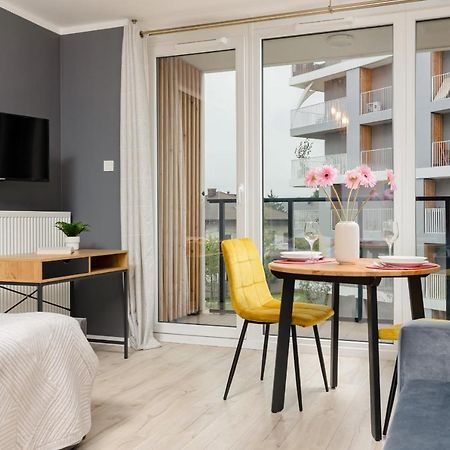 Studio With Balcony Warsaw Kokoryczki By Noclegi Renters Экстерьер фото
